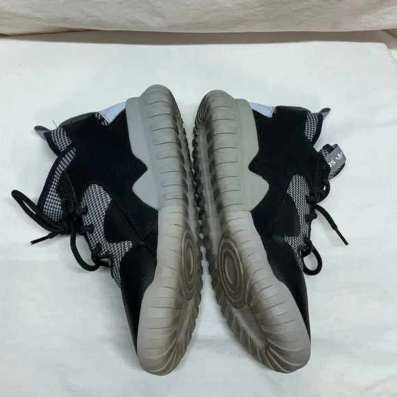 Men’s Adidas Gray and Black Tubular x High Cut Tennis Shoes Size 9 - Picture 12 of 16